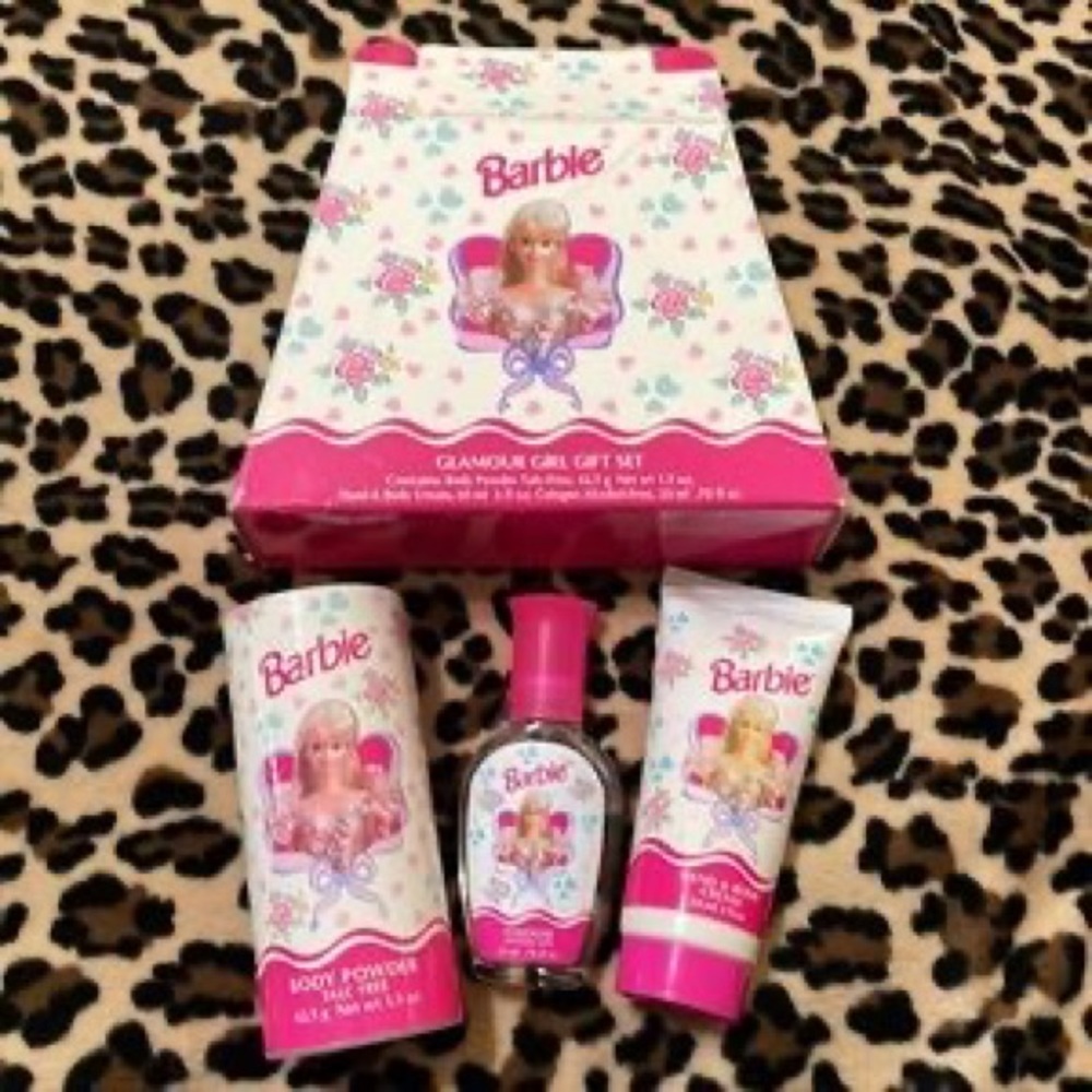 !!!!!ISO 1997 BARBIE GLAMOUR GIRL SET!!!!!!!!